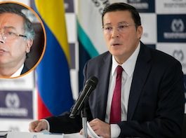 Por aplazar la convocatoria de