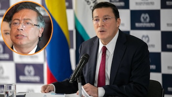 Por aplazar la convocatoria de