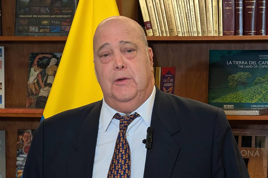 El embajador de Colombia en Estados Unidos, Daniel García-Peña, habla durante una rueda de prensa en Washington (Estados Unidos).
