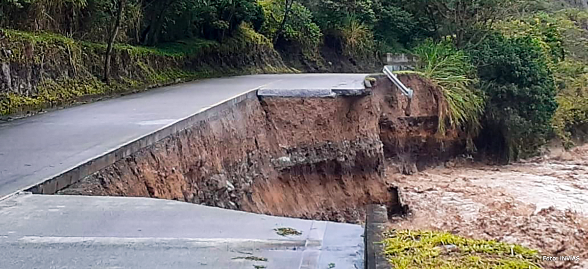 Personal de INVÍAS atiende emergencia por creciente del río Páez entre Huila y Cauca