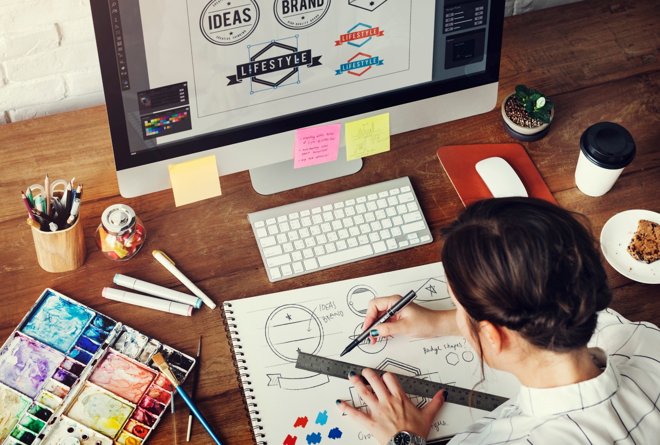 Por qué debes Contratar un Diseñador Gráfico en tu Empresa? | tsolutions