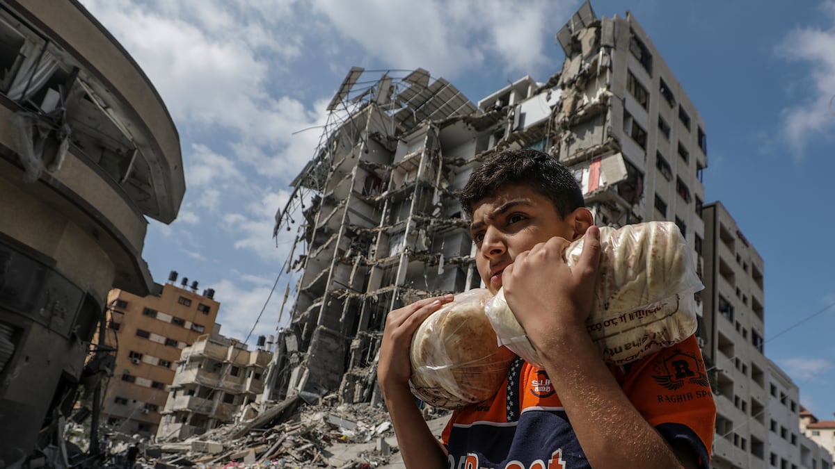 Ataques aéreos israelíes en el campo de refugiados de Nuseirat