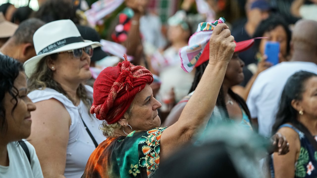 Video exclusivo: inédita reacción de los extranjeros que probaron las bebidas del Pacífico en el Petronio Álvarez - El País