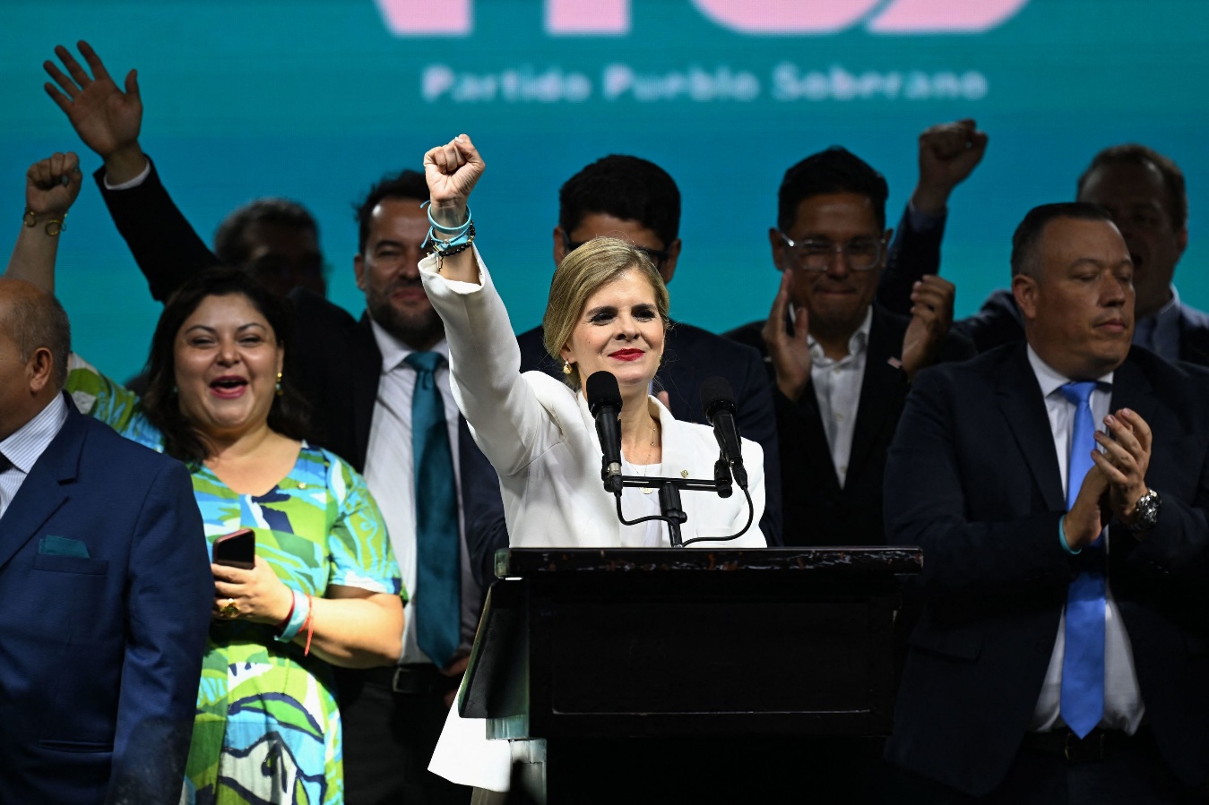 Elecciones en Costa Rica: la candidata populista arrasa en la Suiza de las  Américas | Internacional