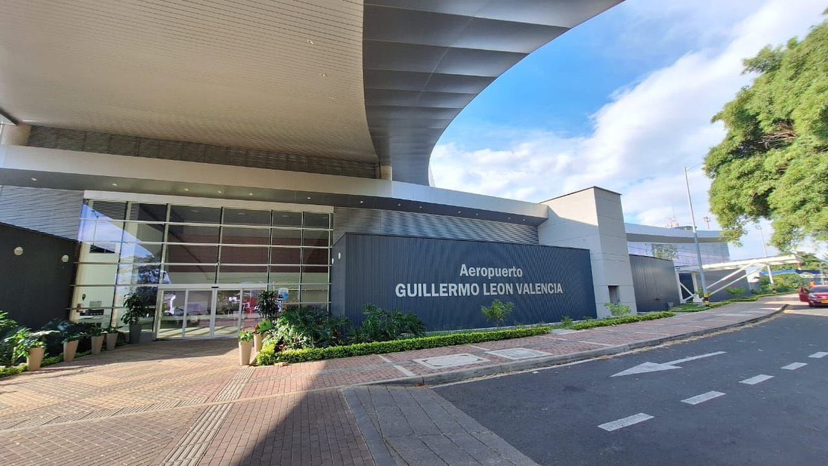 InformaciónImportante | Por afectaciones imprevistas en la infraestructura  de la pista del aeropuerto Guillermo León Valencia de Popayán, las  operaciones aéreas fueron suspendidas de forma temporal. Te recomendamos  mantener contacto con tu