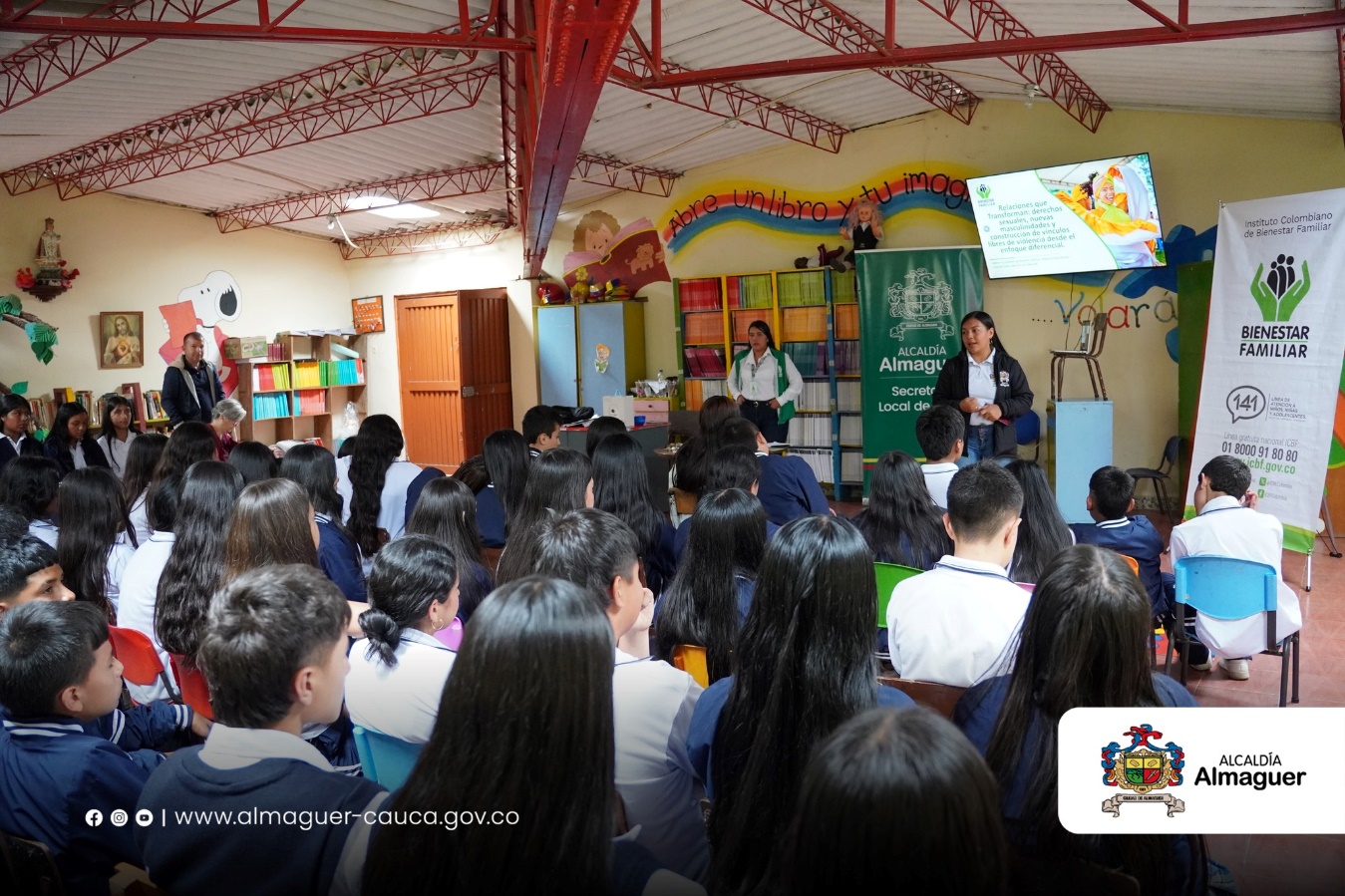Un grupo de personas en un salón de clases

El contenido generado por IA puede ser incorrecto.