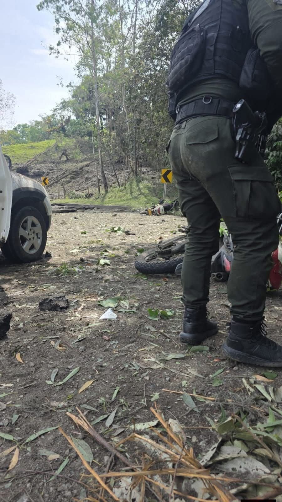 Un policía muerto y cinco heridos deja atentado con explosivos en la vía  Panamericana en Cauca | Actualidad | Caracol Radio