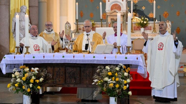 La celebración de la Misa en la Basílica de San Agustín en Annaba