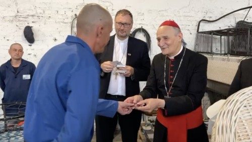 El cardenal Zuppi en misión a Ucrania: "Ojalá la guerra termine pronto"