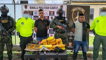 Las Fuerzas Militares de Colombia confirmaron la captura de alias Iván Sombra, jefe de finanzas de la estructura Dagoberto Ramos Ortiz, en el norte del Cauca - crédito @COMANDANTE_FFMM / X