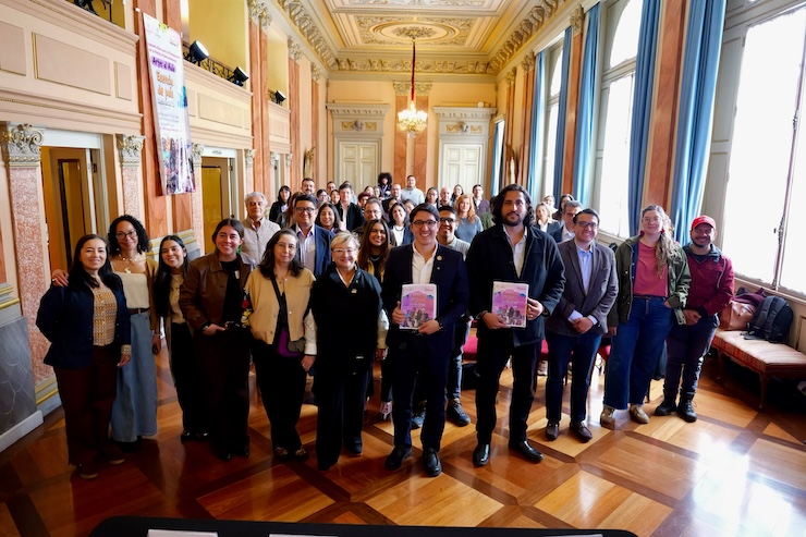 foto presentacion de documento politica publicaFra ley artes al aula