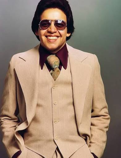 HectorLavoe Este 23 de junio de 2025, El Bronx vivió un momento histórico:  después de más de 30 años de solicitudes y lucha comunitaria, finalmente se  inauguró la calle Héctor Lavoe Way,
