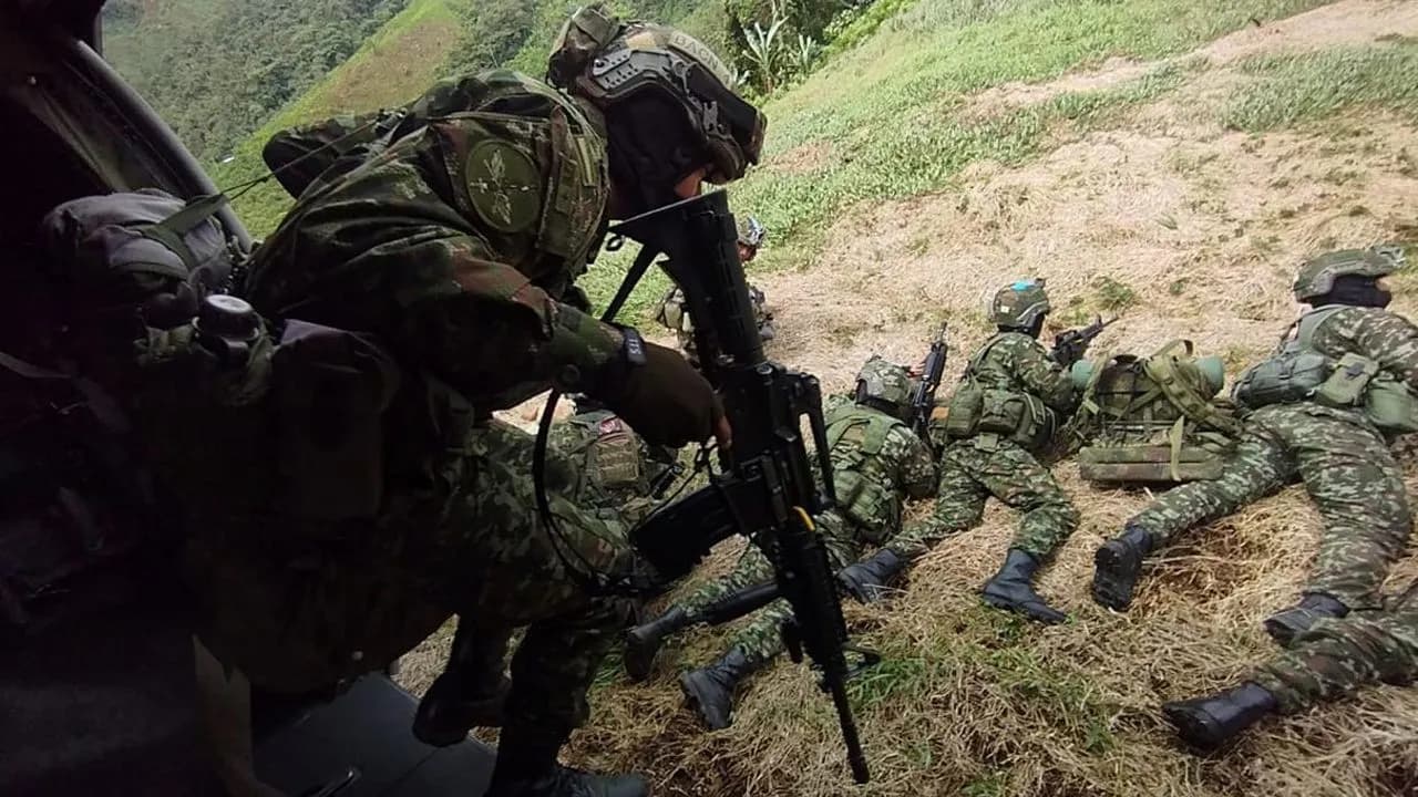 Bombardeo contra el ELN en Cauca: el quinto del gobierno De la Espriella  deja ocho muertos, según balance preliminar | Cambio